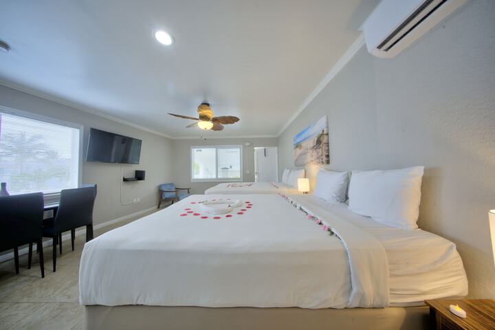 Room 7 of 12