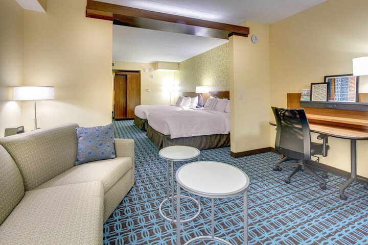 Room 22 of 40