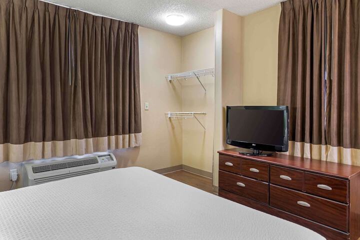 Room 16 of 29