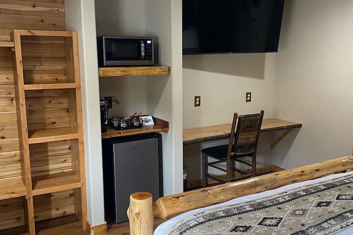 Summit Lake Lodge
