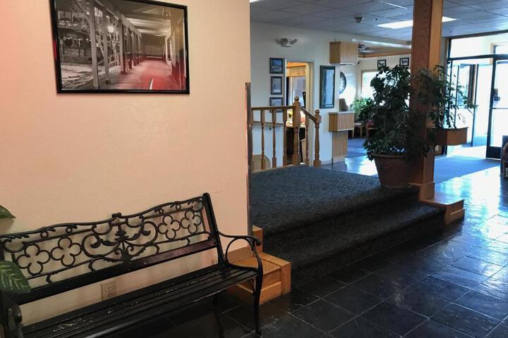 Shelikof Lodge