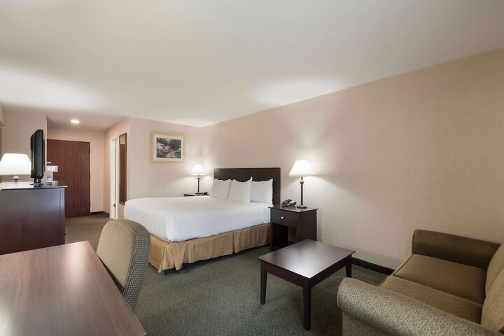 Room 8 of 27