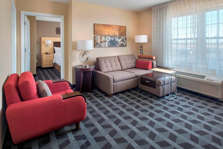 TownePlace Suites by Marriott Republic Airport Long Island
