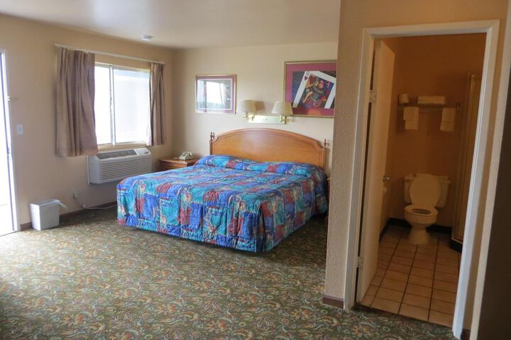 Room 28 of 43