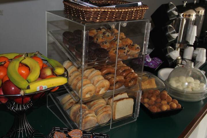 Breakfast/Coffee Service 78 of 87