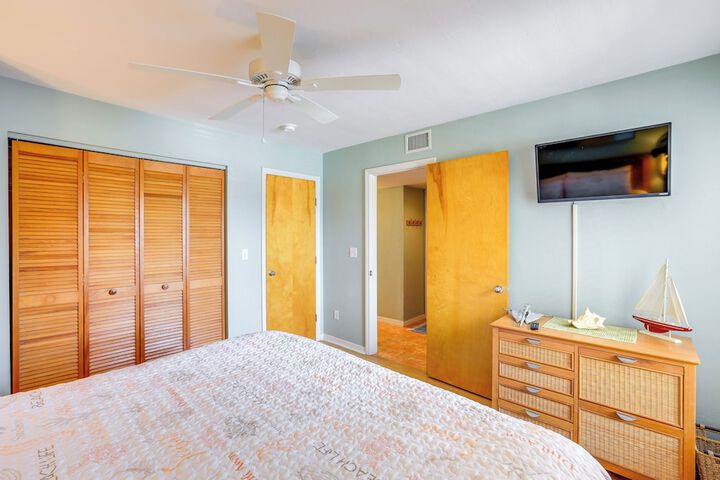 Beach & Pool Access at Condo on Cedar Key!