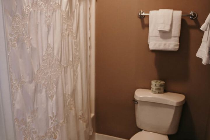 Room 28 of 67