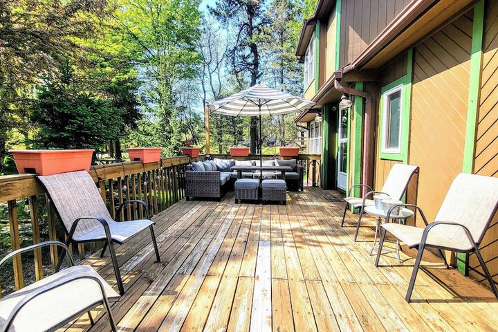 The Wooden Nest by Avantstay Deck Big Yard w / Hammocks & Fire Pit