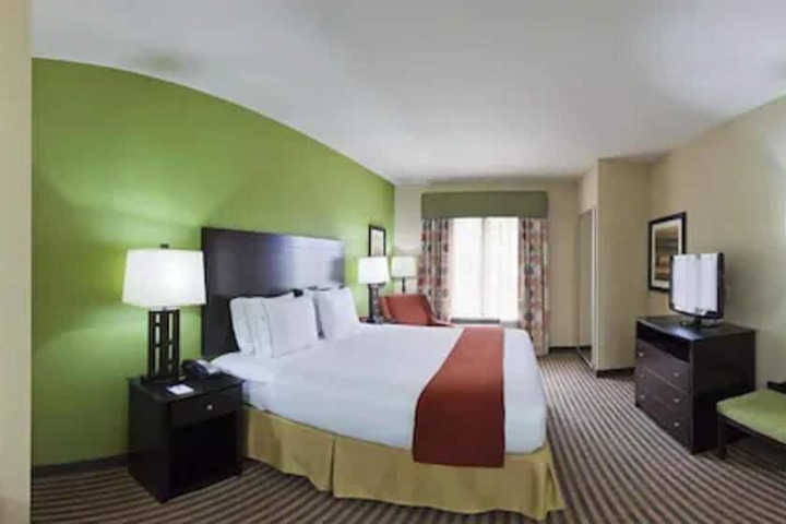 Room 40 of 63