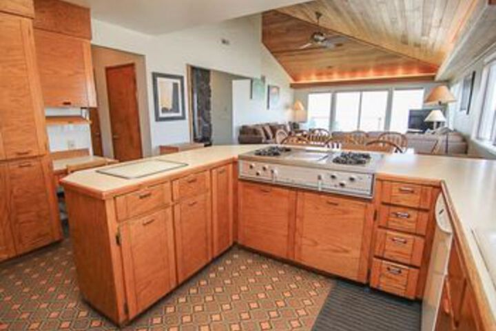 North Jetty 3 Br home by RedAwning