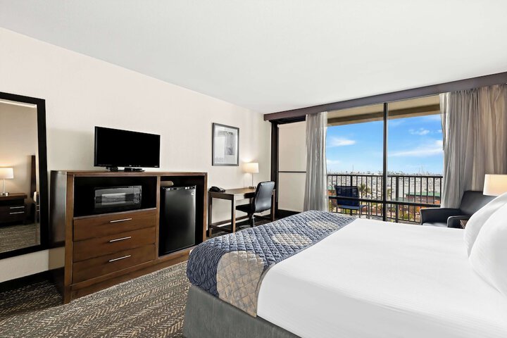 Room 21 of 31