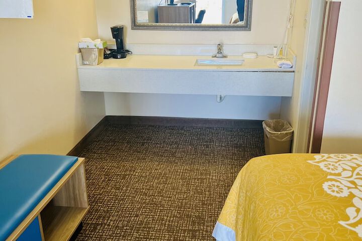 Room 31 of 33