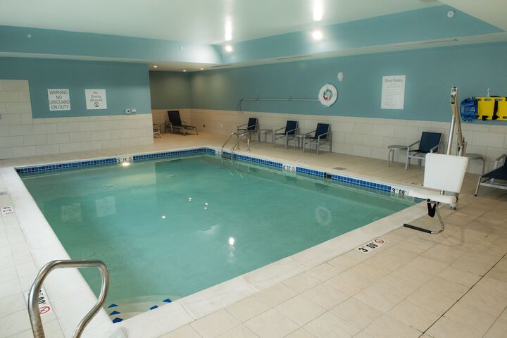 Holiday Inn Express & Suites Warsaw - E Center by IHG