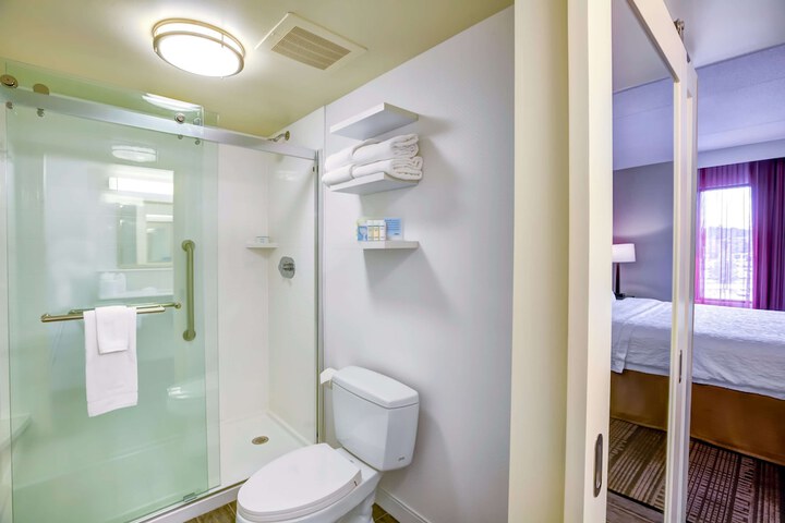 Hampton Inn Boston - Norwood