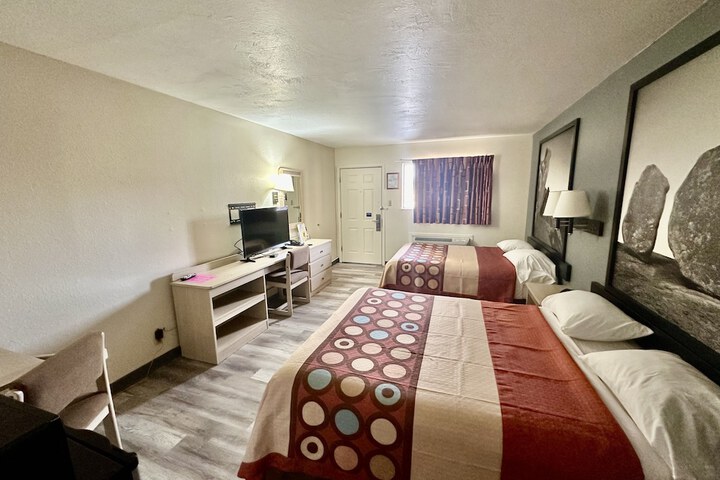 Super 8 by Wyndham Athens TX