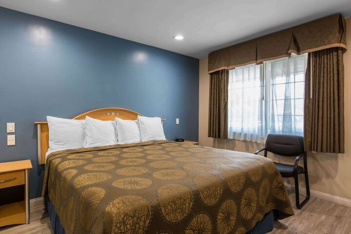 Room 20 of 29