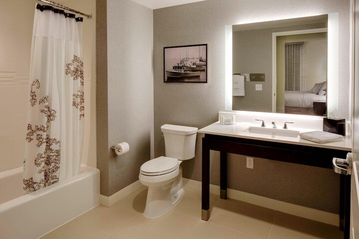 Room 17 of 36