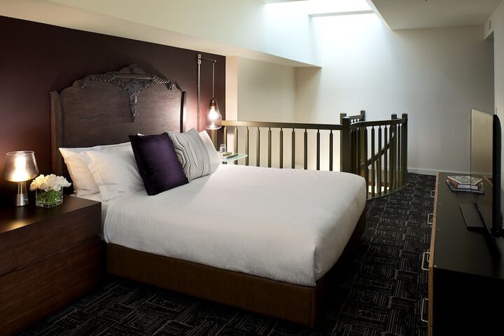 Room 32 of 131