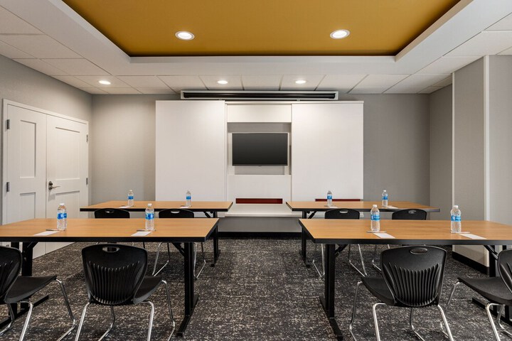 Towneplace Suites by Marriott Harrisburg West / Mechanicsburg