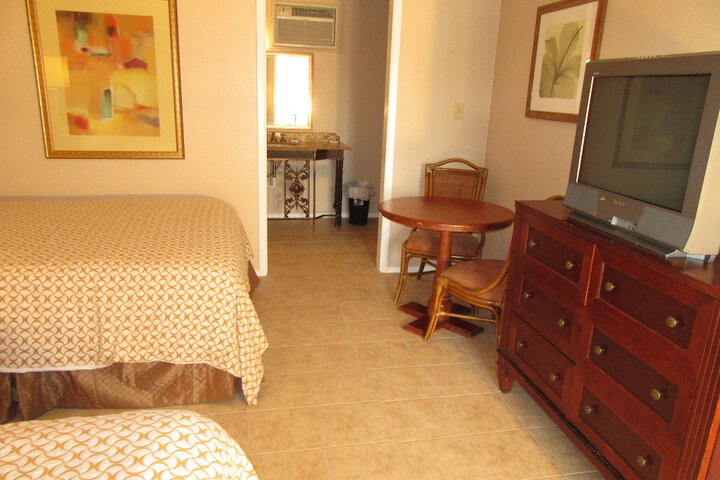 Room 12 of 32