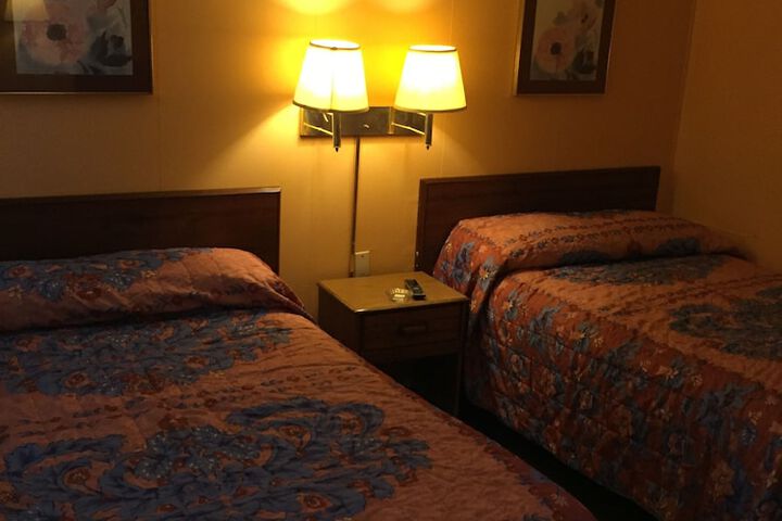 Room 11 of 16