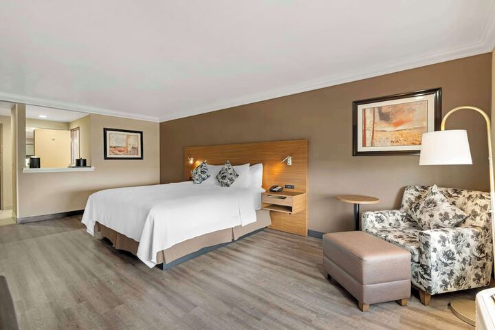 Best Western Plus Newport Mesa Inn