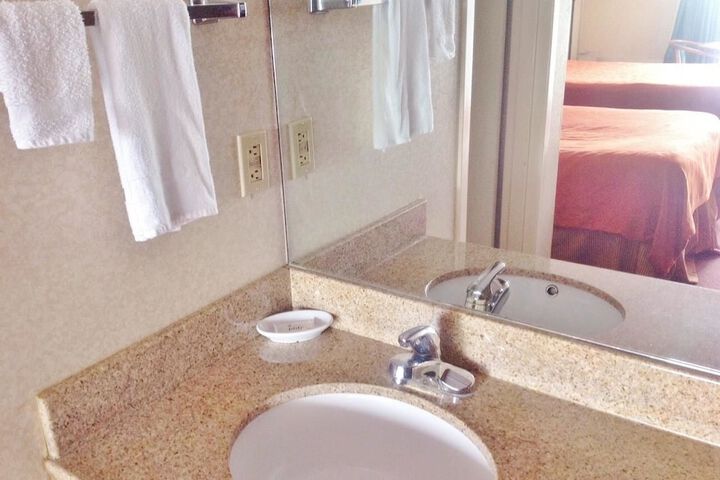 Room 7 of 38