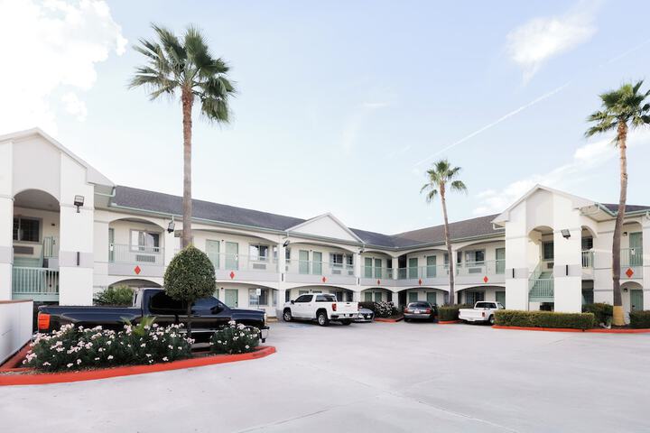 Palace Inn I10East & John Ralston