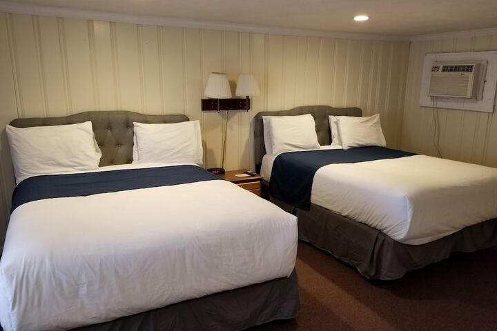 Room 12 of 22