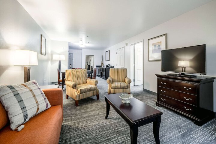 Room 46 of 104