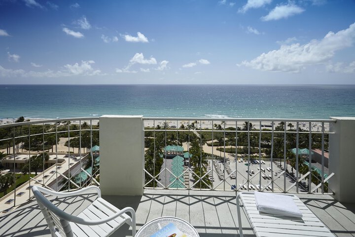 Sea View Hotel Bal Harbour, on the Ocean