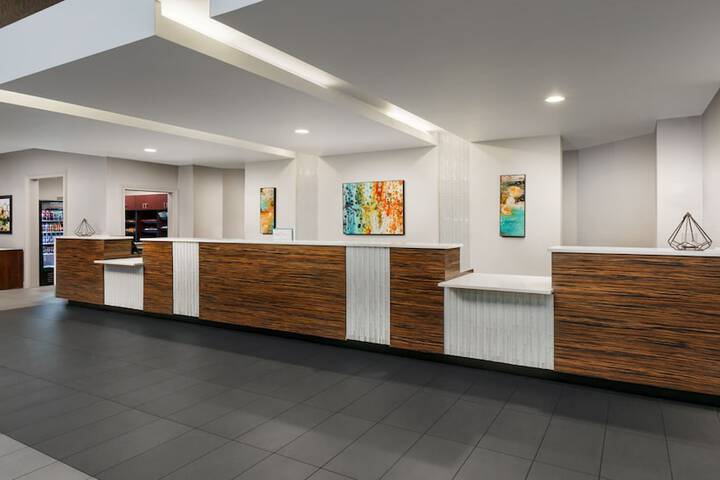 Hotel 2 of 95