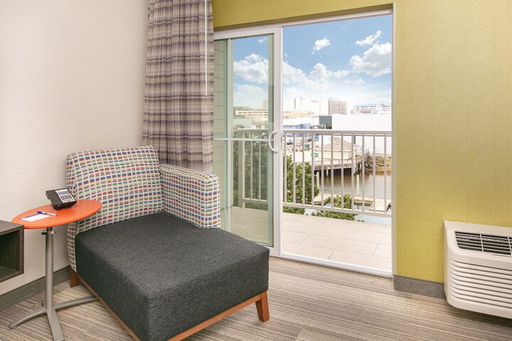 Holiday Inn Express Hotel & Suites Seaside-Convention Center by IHG