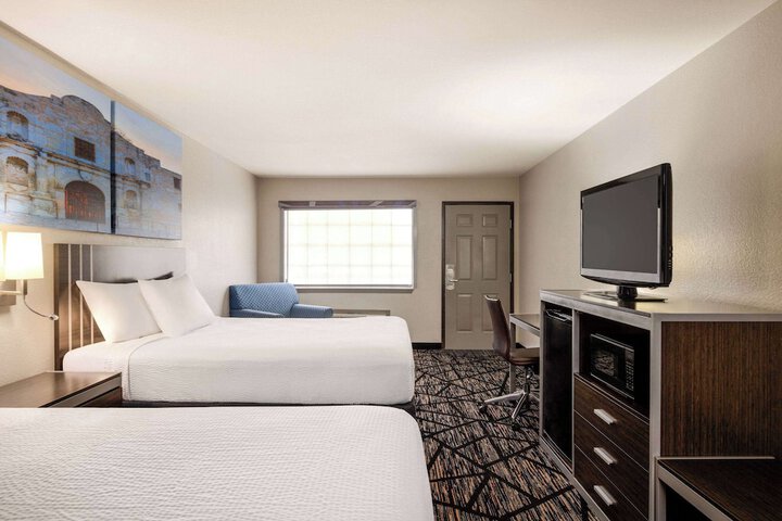 Room 20 of 32