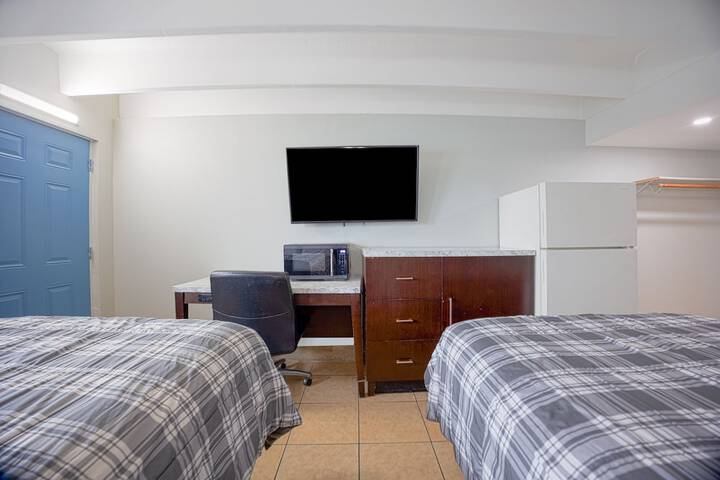 Room 28 of 65