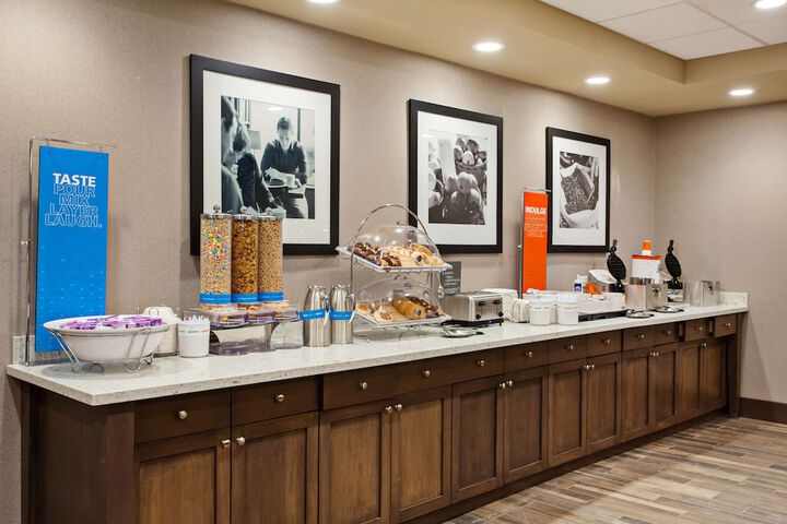 Breakfast/Coffee Service 29 of 35