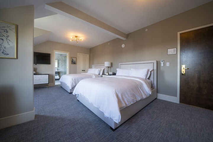 Room 15 of 36