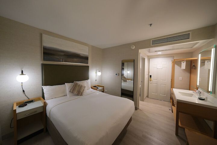 Room 11 of 35