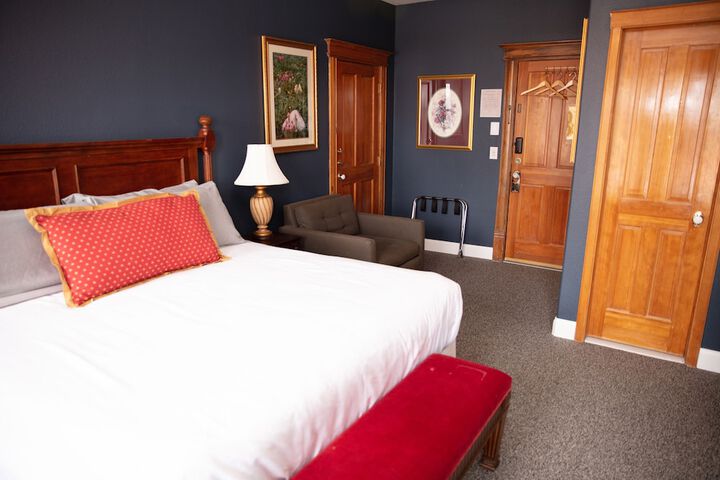 Room 55 of 110