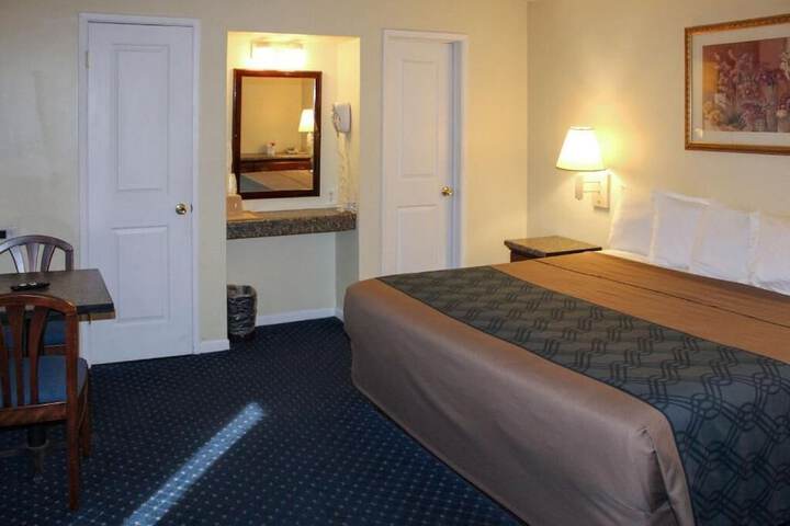 Room 15 of 22