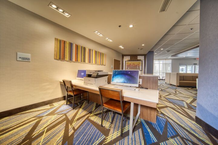 Holiday Inn Express & Suites Kokomo South by IHG