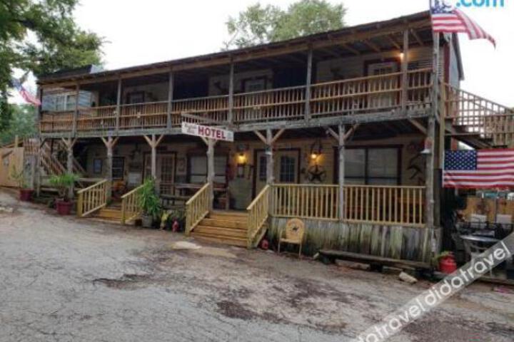 The Buffalo Girls Hotel
