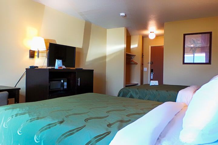 Room 40 of 61
