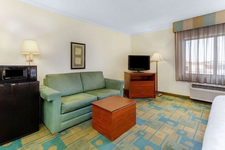 Room 8 of 29