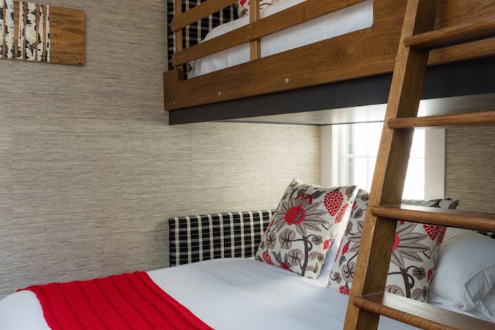 Room 47 of 60