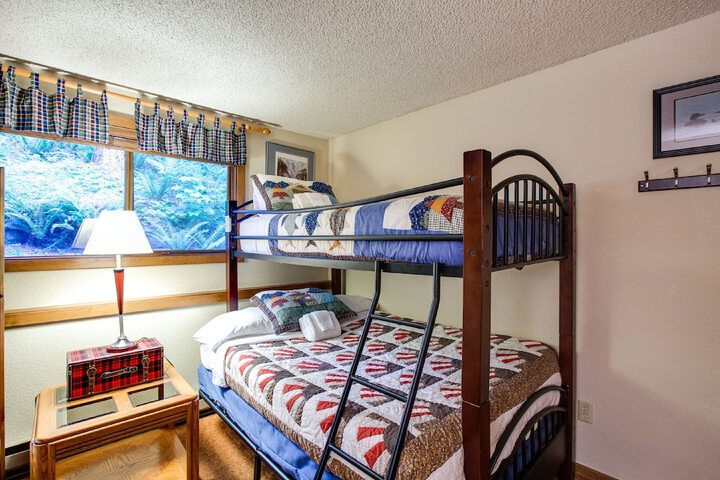 84SW - Sauna - Soaker Tub - Fireplace - Sleeps 6