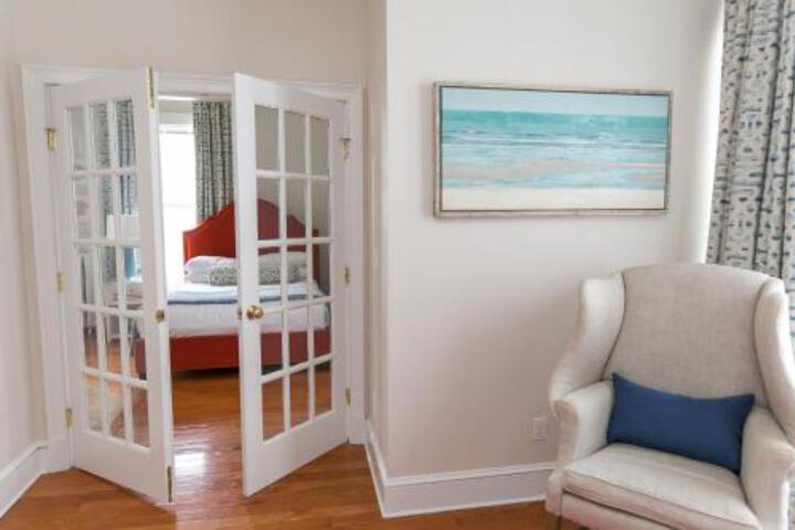 Room 5 of 10