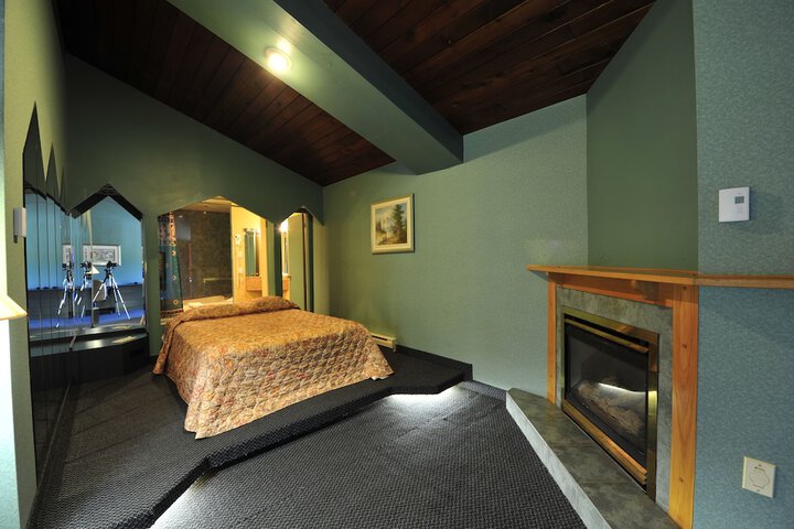 Room 25 of 82