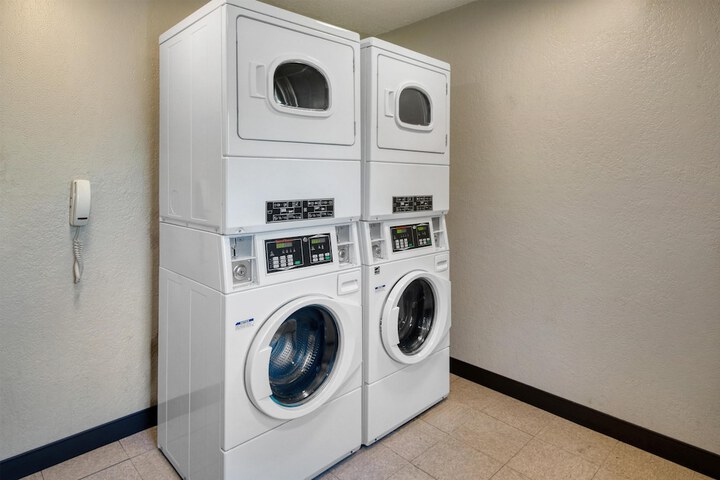 Best Western Fishkill Inn & Suites