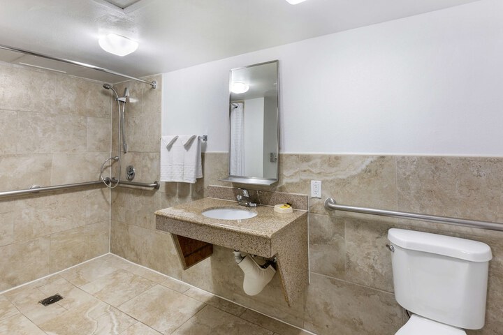 Room 20 of 36